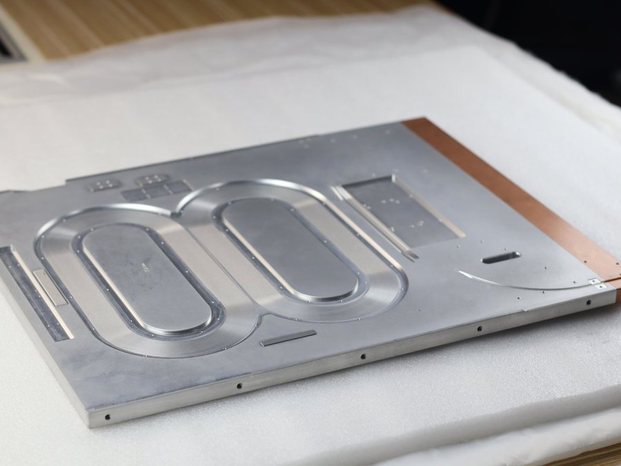 CNC 铣槽液冷壳体 / 冷板,东吉热控