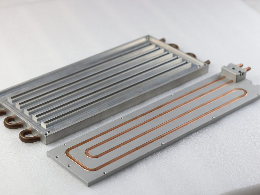 IGBT 埋管水冷板两款，铜管外露式与嵌入式，东吉热控实拍